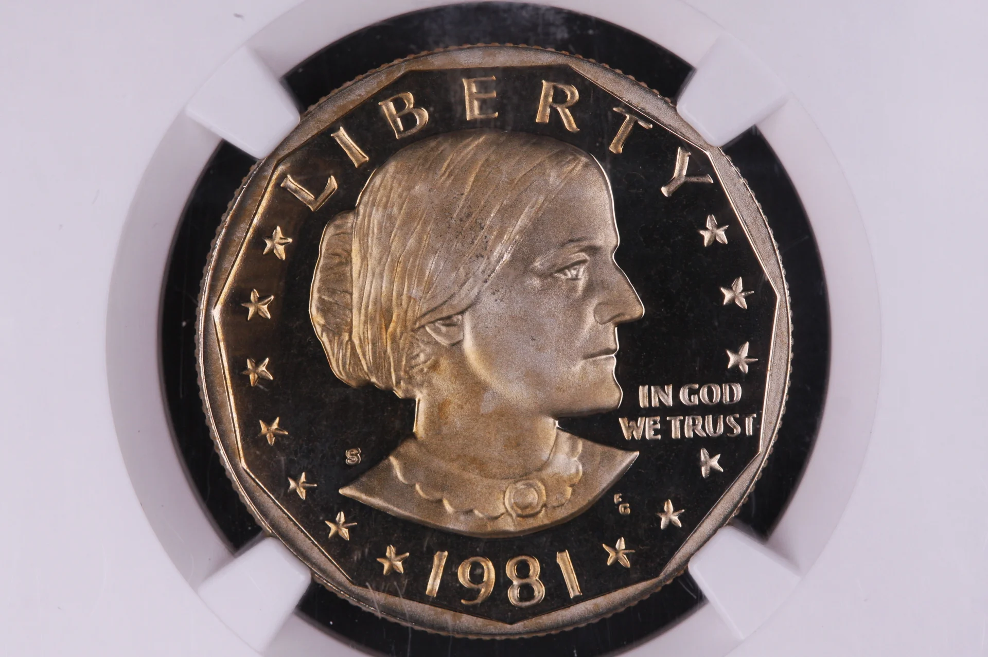 1981-S Type 2 Clear S proof dollar mintmark detail showing crisp open S with bulbous serifs
